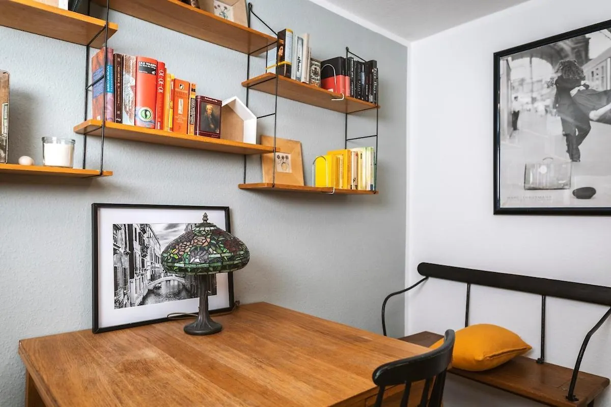 Casa Maxima, right by Benrath Castle Apartment Dusseldorf